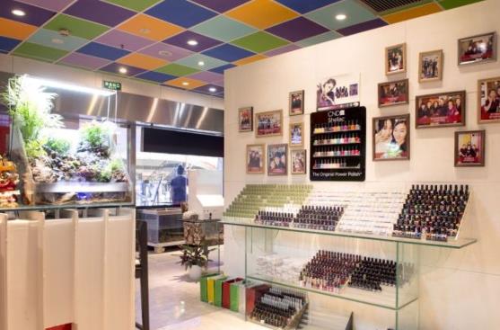 美甲行业还能赚钱么？想开美甲店赚钱么？配图